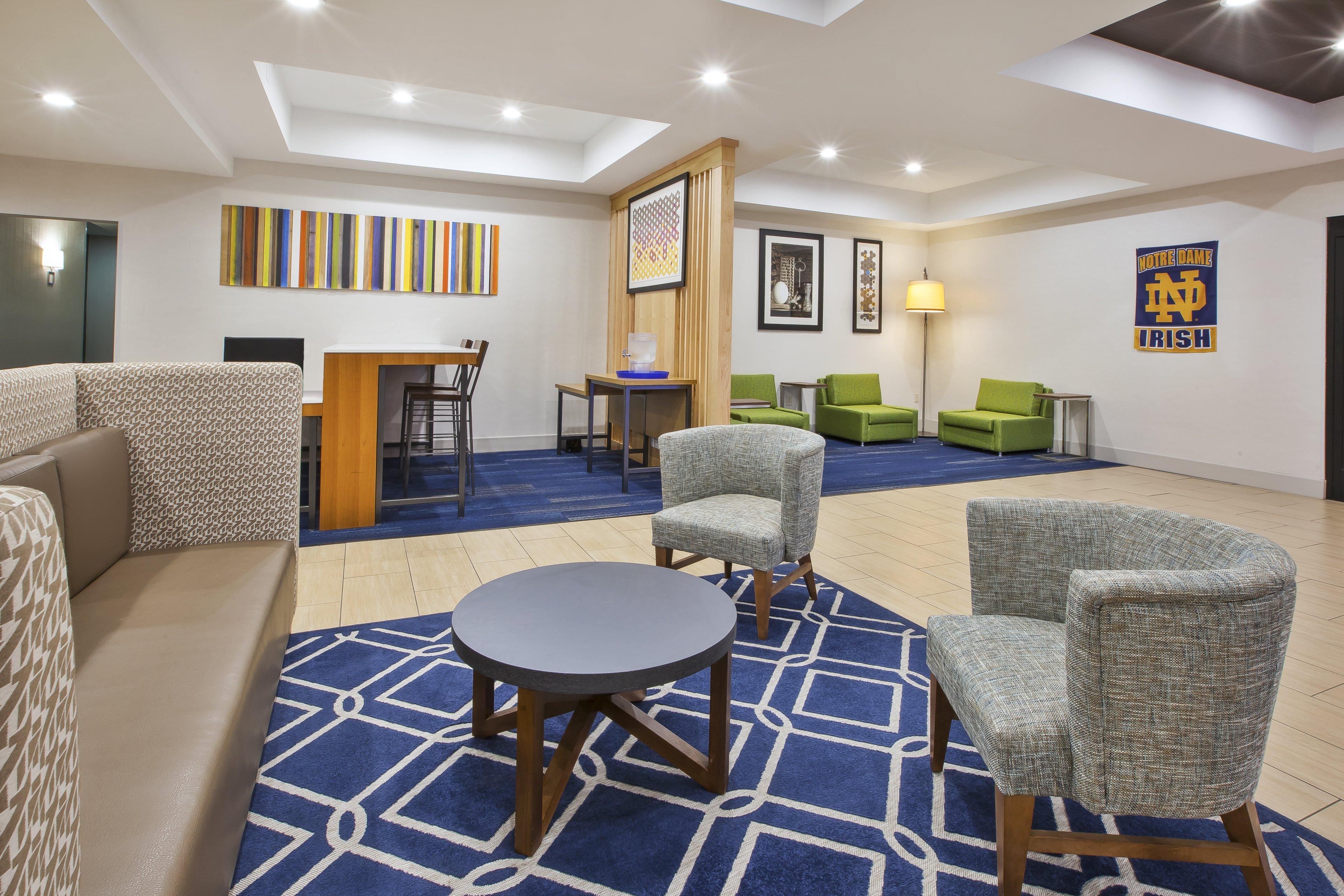 Holiday Inn Express Niles By Ihg Exterior foto