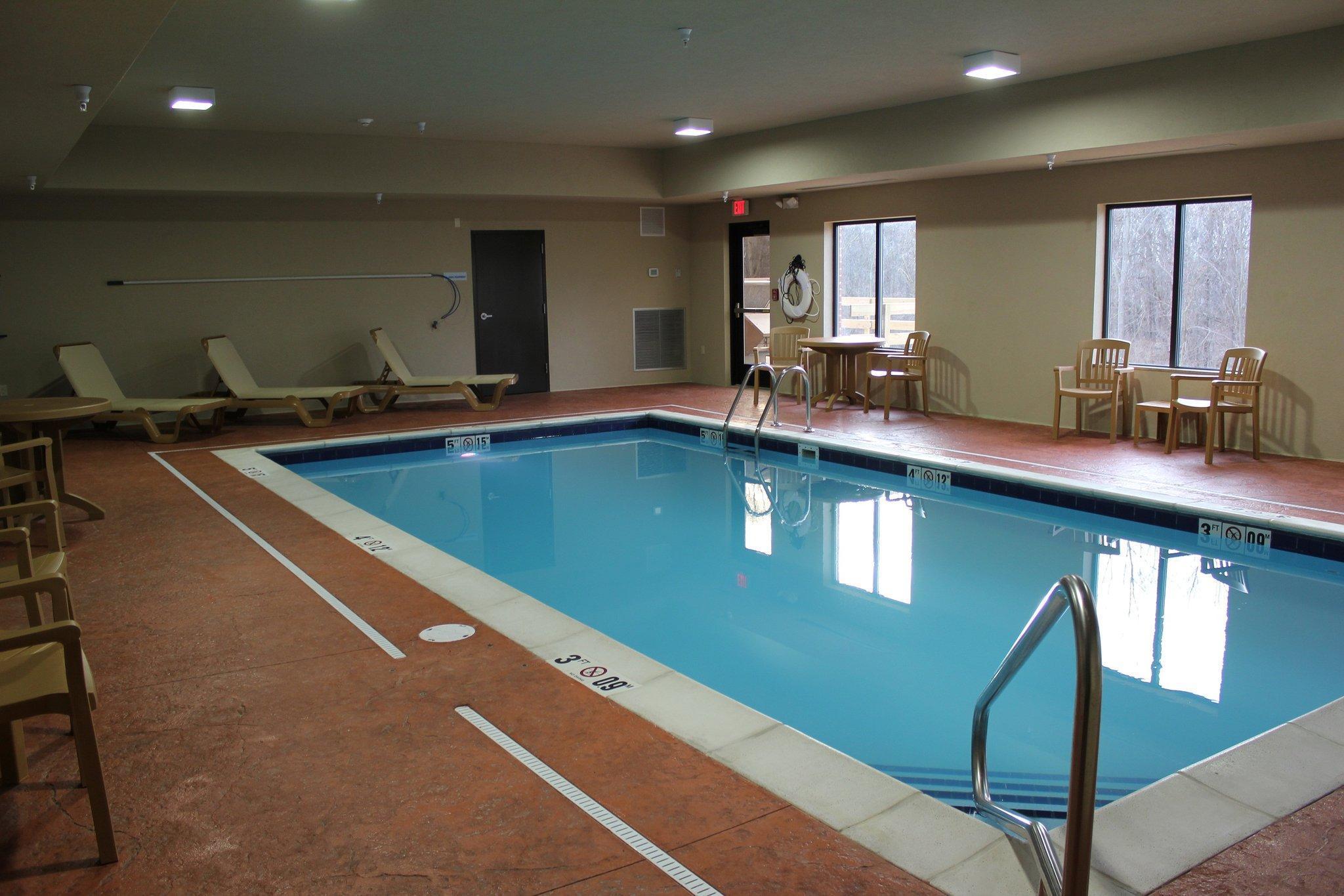 Holiday Inn Express Niles By Ihg Exterior foto